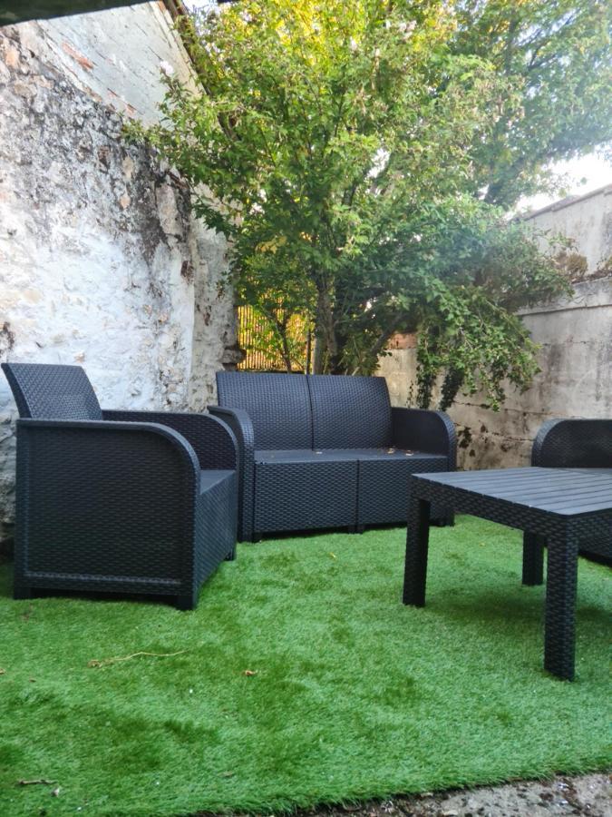 Logement Entier Situe A Taponnat Fleurignac. Luaran gambar